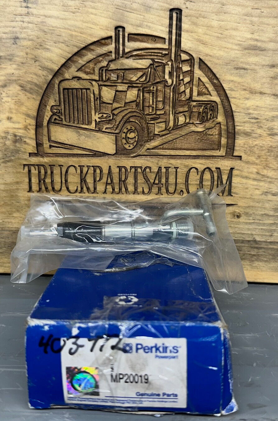 Perkins MP20019 fuel injector in original box – New Old Stock for 804D-33T